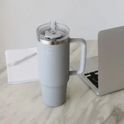 Aya&ida Wateropslag & -Zuivering|Drink- & Thermosflessen<Thermosbeker Thermocup with staw 885 ml Lichtgrijs